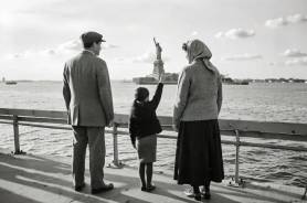 Каким иностранцам был запрещён въезд в США с 1917 по 1965 годы и почему