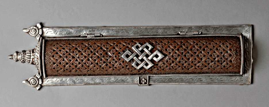 Флаг Казахского ханства: как турецкий новодел с «вечным узлом» стал символом нации