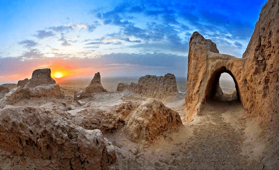 Монгольское завоевание Хорезма: Столкновение двух миров