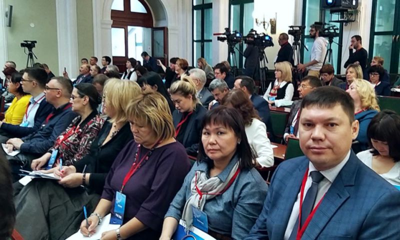 Председатель Комитета Госдумы по делам национальностей Ильдар Гильмутдинов призвал регионы брать инициативу в свои руки в деле изучения родных языков