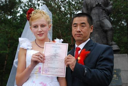 В Китае резко подорожали невесты, но жениться на русских не спешат