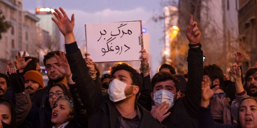 В Иране начались массовые акции протеста