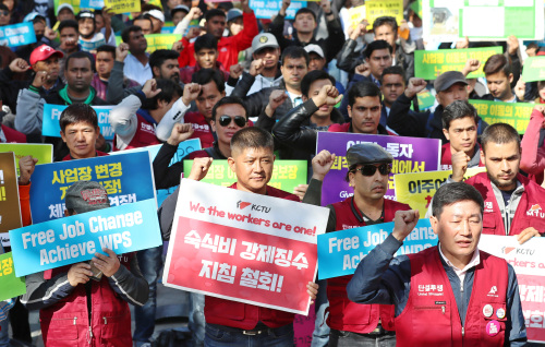 ​Рабочие из стран Центральной Азии бастуют в Южной Корее