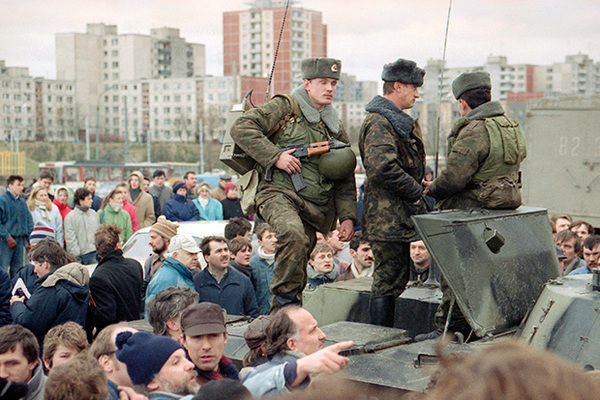 ​«Не внемлет голосу разума»: как СССР обложил санкциями Литву в 1990 году