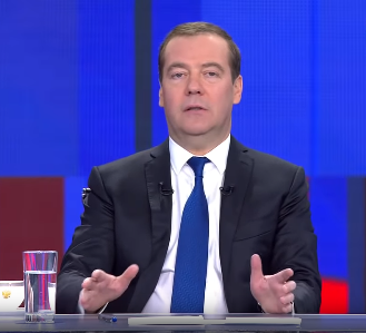 Сенаторы перед Мишустиным подвергли беспощадной критике правительство Медведева