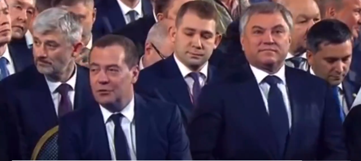 Сенатор предложил спросить с Орешкина за экономическое развитие. С Медведева нельзя