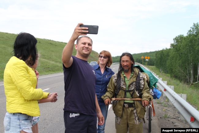 Народ объявил сбор денег для шамана, идущего в Москву изгонять Путина