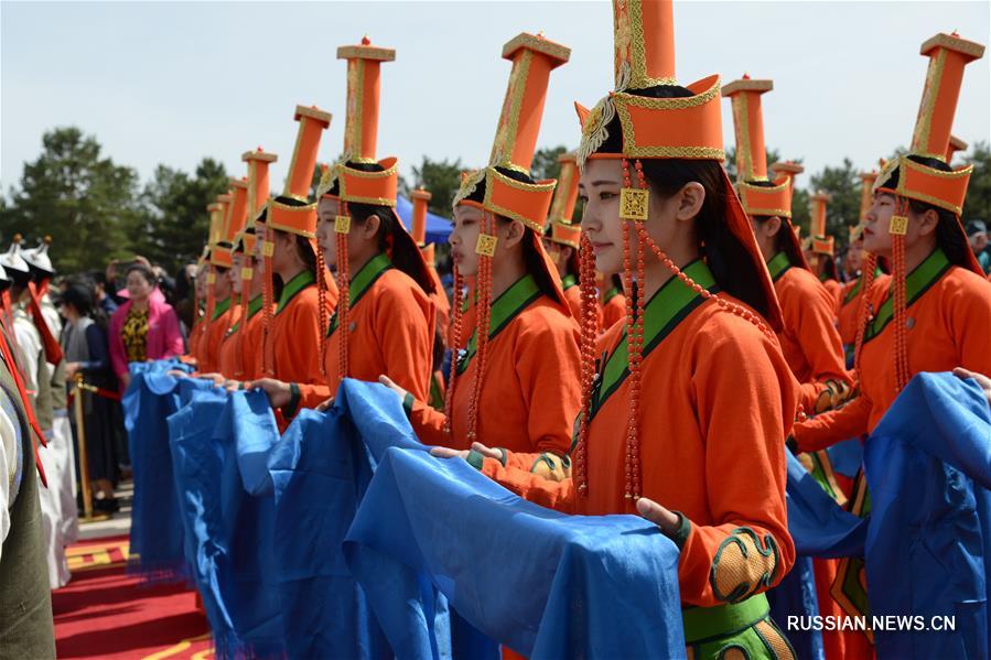 В городе Хух-Хото Внутренней Монголии КНР начался весенний обряд поклонения Чингисхану