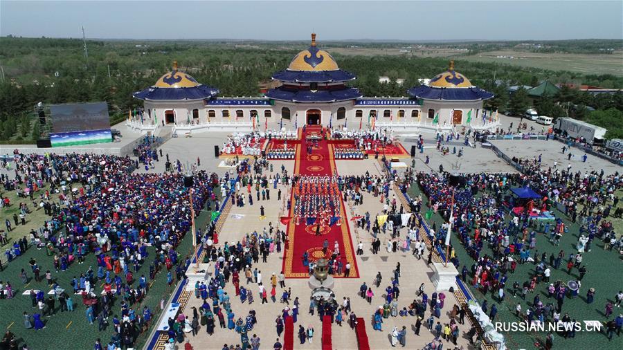 В городе Хух-Хото Внутренней Монголии КНР начался весенний обряд поклонения Чингисхану