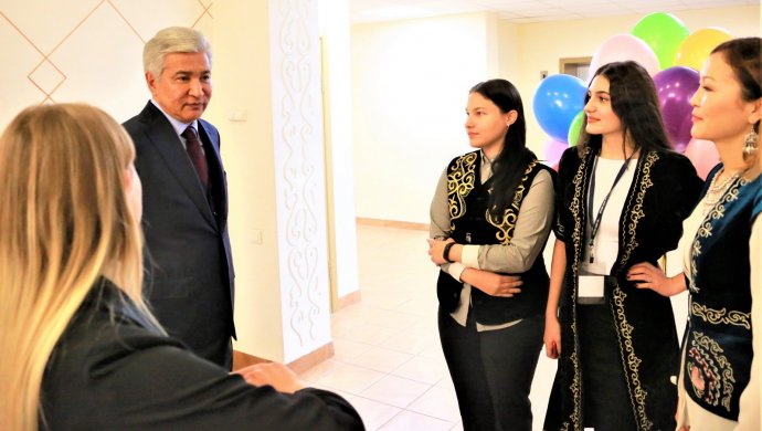 Посол Казахстана в РФ: сохранение языка - защитная функция этнической самобытности народа.