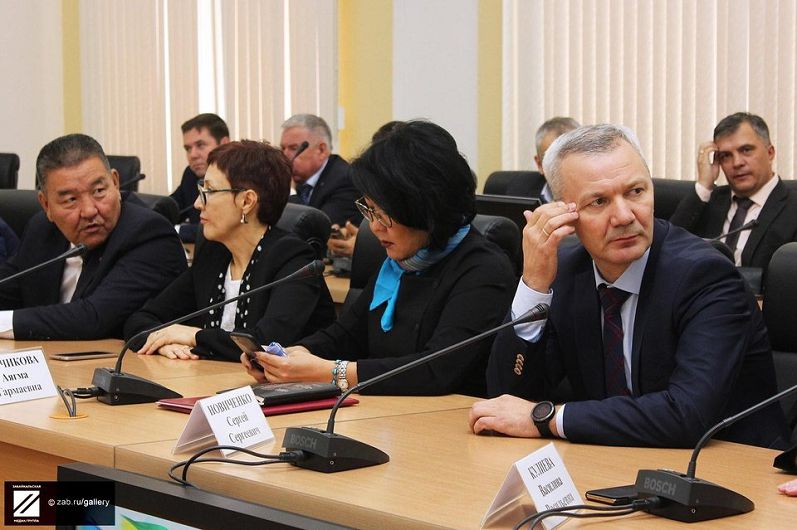 Министр образования Забкрая раскритиковал Минпросвещения РФ. Об этом он заявил 29 октября на первом Забайкальском социальном форуме.