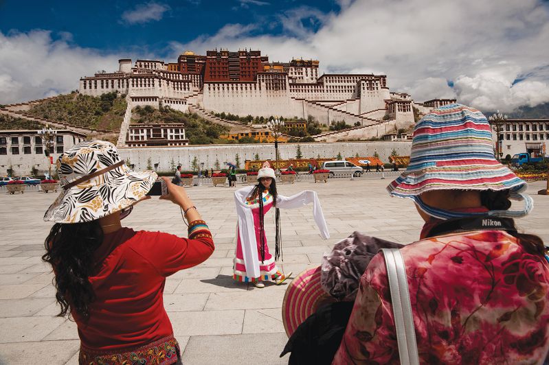 Китай превратил Тибет в туристический рай
