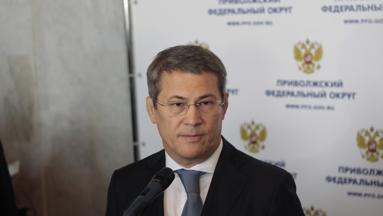 Радий Хабиров предложил ограничить пребывание глав городов и районов двумя сроками