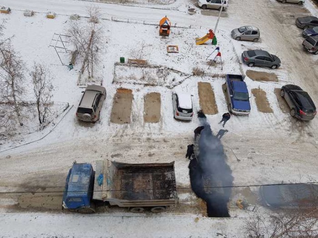 Мэр Якутска Сардана Авксентьева отреагировала на видео об укладке асфальта на снег. Казалось бы, типичная для России ситуация, но реакция мэра на неё привела в восторг жителей не только Якутии, но и других регионов.
