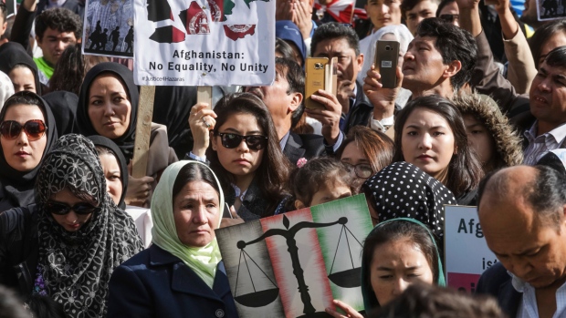 Афганистан: хазарейцы протестуют против гонений. Правительство не может обеспечить им безопасность.