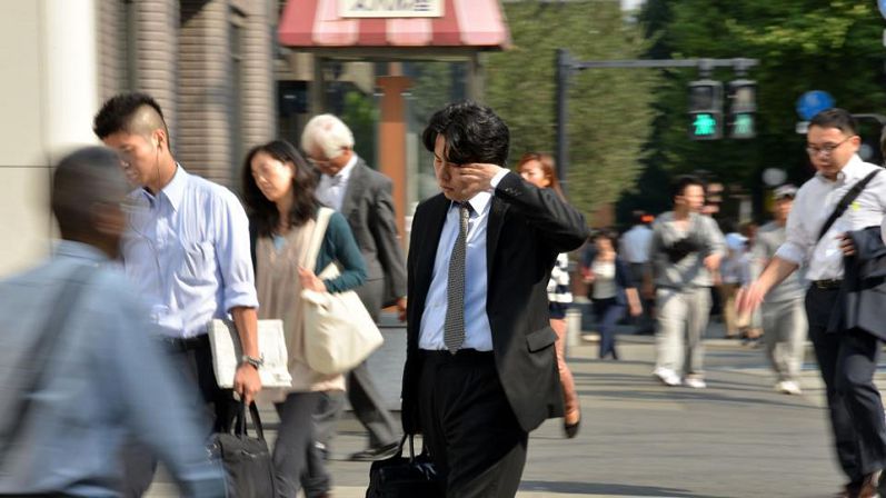 Япония пытается сократить продолжительность рабочего времени