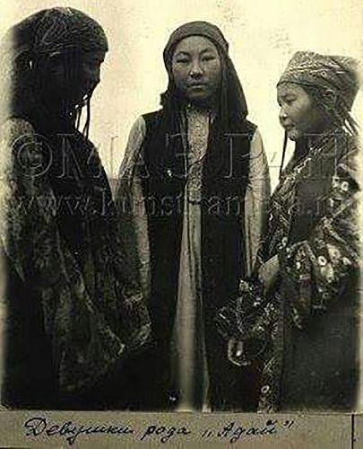 Уважение к старшим, гостеприимство и знание своего рода - три нити, из которых плетется узор казахской жизни
