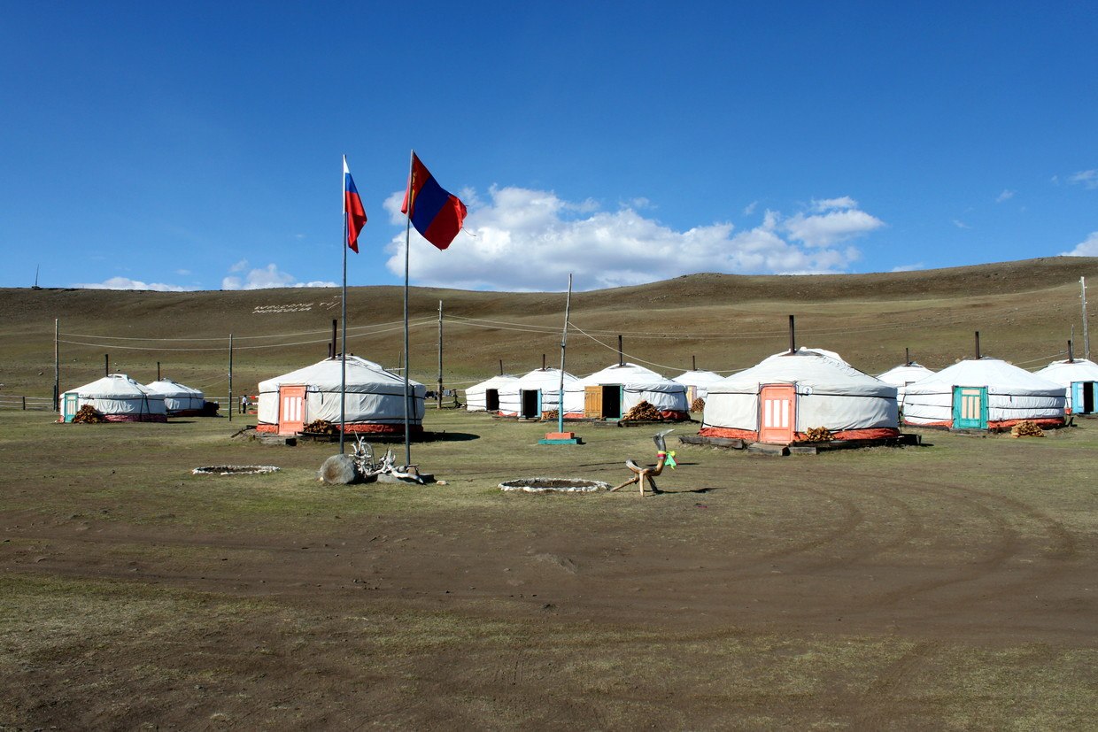 Монголия установила запрет восхождения на Мунку-Сардык до 30 мая