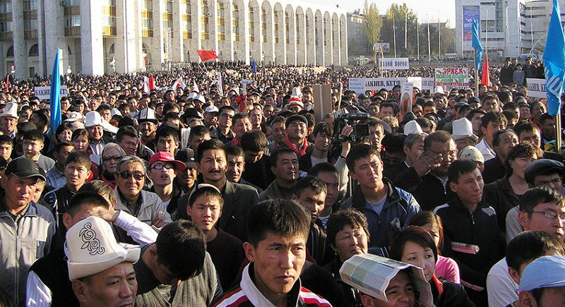 Киргизы требуют не выдавать киргизских девушек замуж за иностранцев