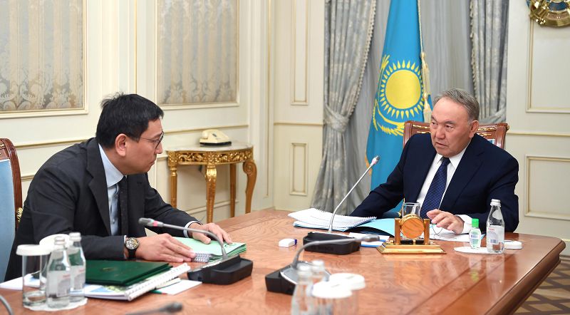 Нурсултан Назарбаев вернулся к управлению государством из нового Центра