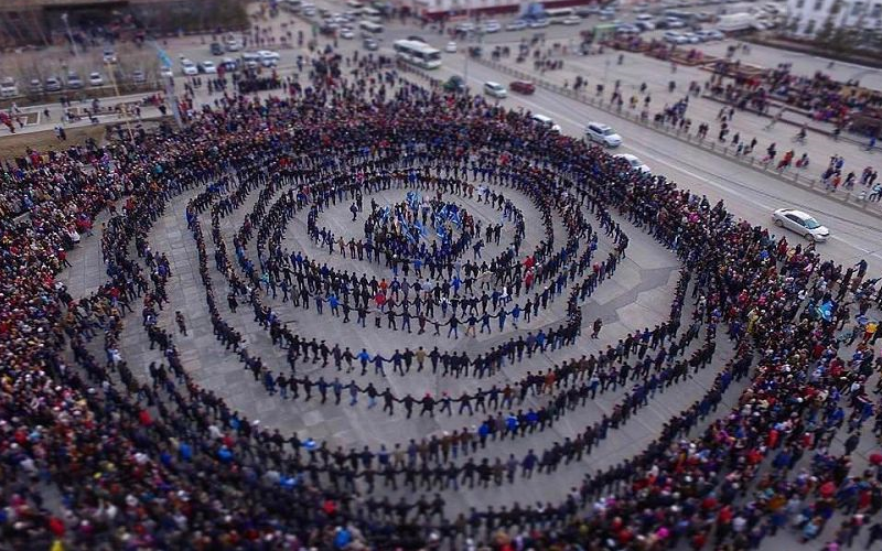 Казахстанцев воодушевил якутский национальный танец Осуохай