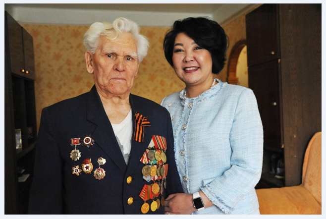 Осипов поручил Ванчиковой подарить ветеранам ВОВ продуктовые наборы и тёплые одеяла