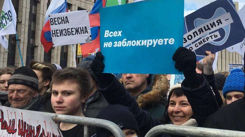 Социологи: Происходит революция в массовом сознании россиян