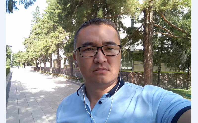 Казахстанского общественника оштрафовали за проведение онлайн-голосования в Facebook