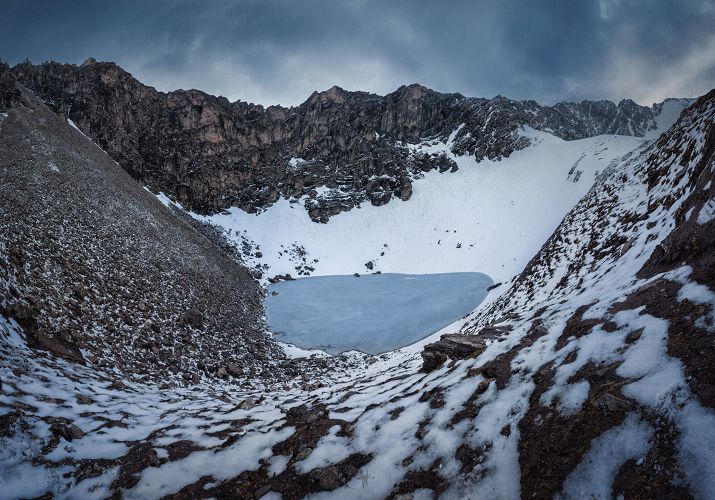 Учёные выявили происхождение останков на Озере Скелетов в Гималаях