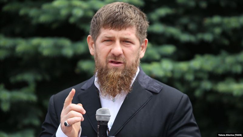 Глава Чечни предложил жёстко наказывать за оскорбления в сети, не взирая на законы