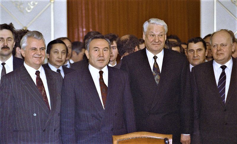 Почему казахстанцы хотят установить памятник Ельцину