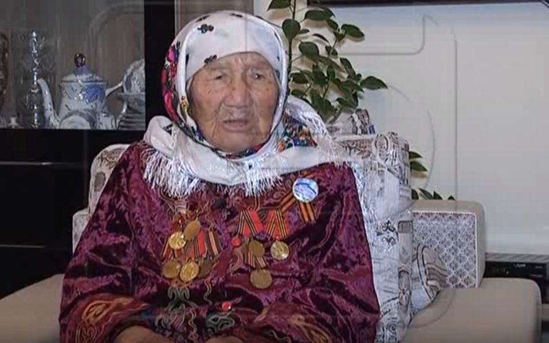 Петербуржцы установят памятник жительнице Киргизии, приютившей в блокаду 150 детей