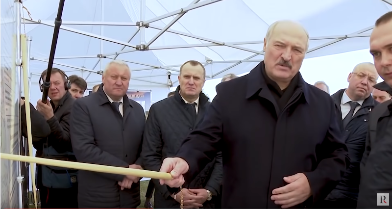 Лукашенко добился от Кремля поставок российской нефти