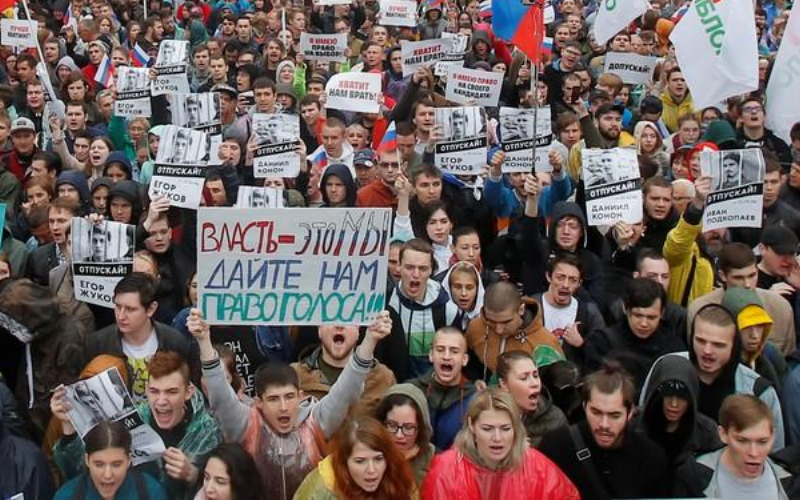 ​Российский политик ​Леонид Гозман: «Конституционный фарс как агония режима»