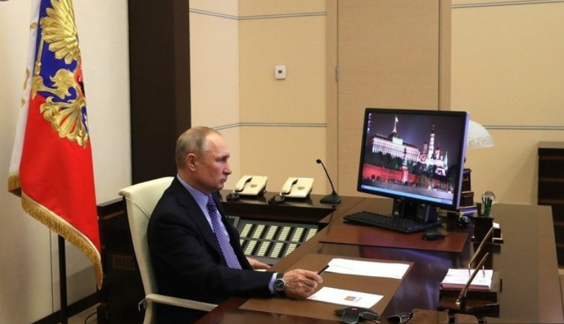 Путин: Ситуация с коронавирусом в России становится тяжелее