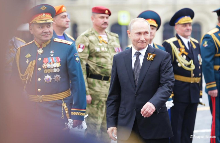 В РПЦ подтвердили размещение изображений Путина и Сталина в храме Минобороны