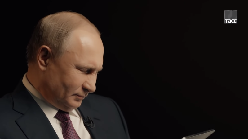 ​В России обвал рубля. Кремль отреагировал