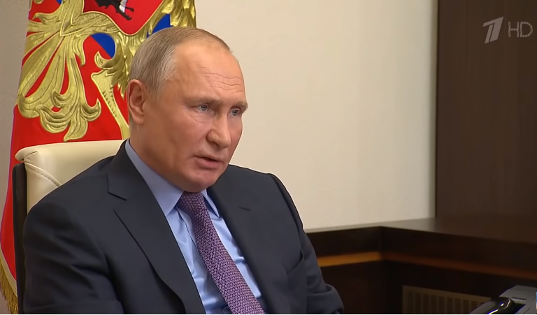 Путин: «​​Безработица растёт, доходы сокращаются, продукты дорожают — а вы мне сказки рассказываете здесь»​