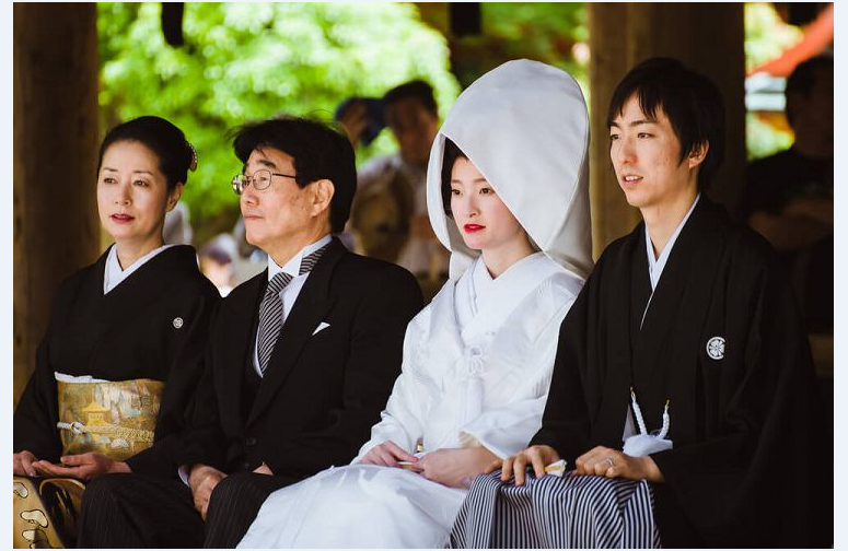 ​В Японии суд не позволил супругам зарегистрироваться под разными фамилиями
